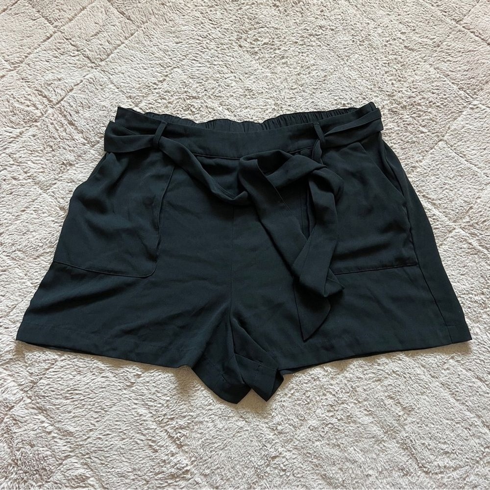 A New Day High Waist Paperbag Shorts Preppy Minimalist Cottage Capsule‎ Size XL